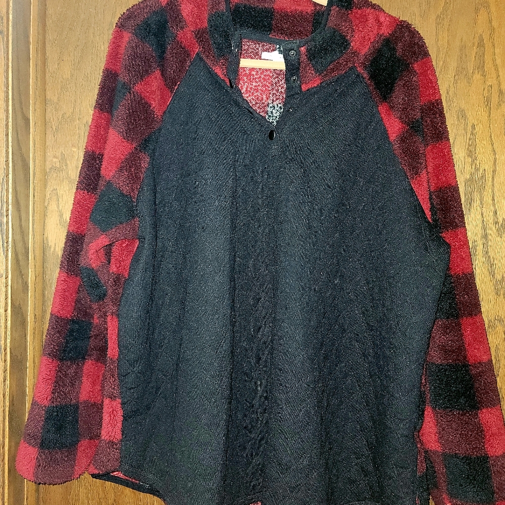 Maurices Plus Fleece Red Plaid Pullover Size 2